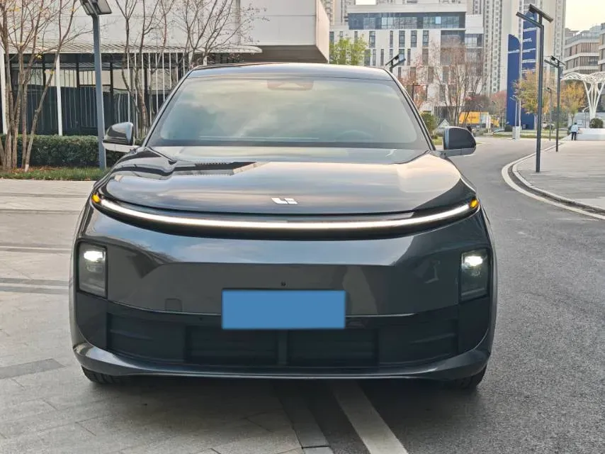 2024 Li L6 Range Extended 154HP L4 REEV 36.8KWH,autocango,china used car exporter,china ev exporter,chinese used car exporter,chinese used ev exporter