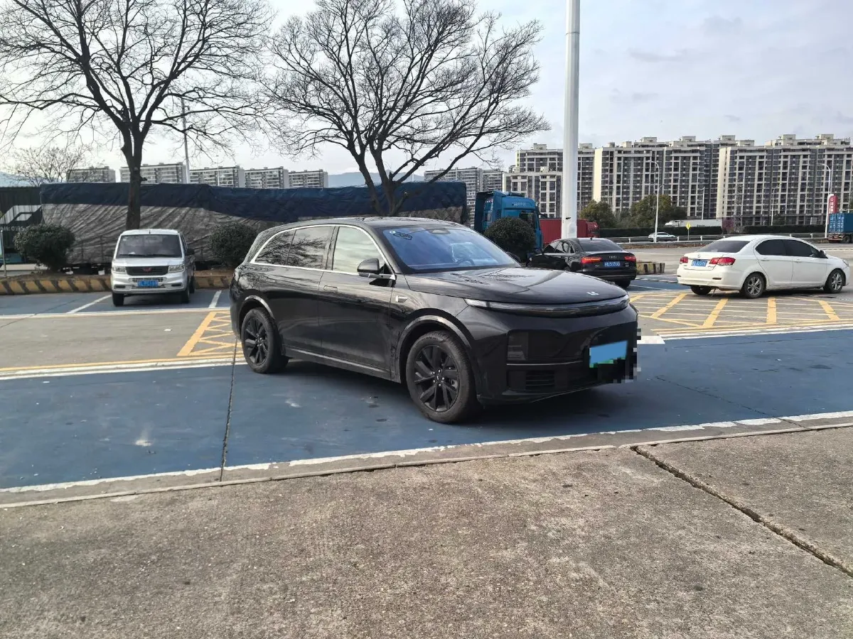 2023 Li L7 Range Extended 154HP REEV 40.9KWH,autocango,china used car exporter,china ev exporter,chinese used car exporter,chinese used ev exporter