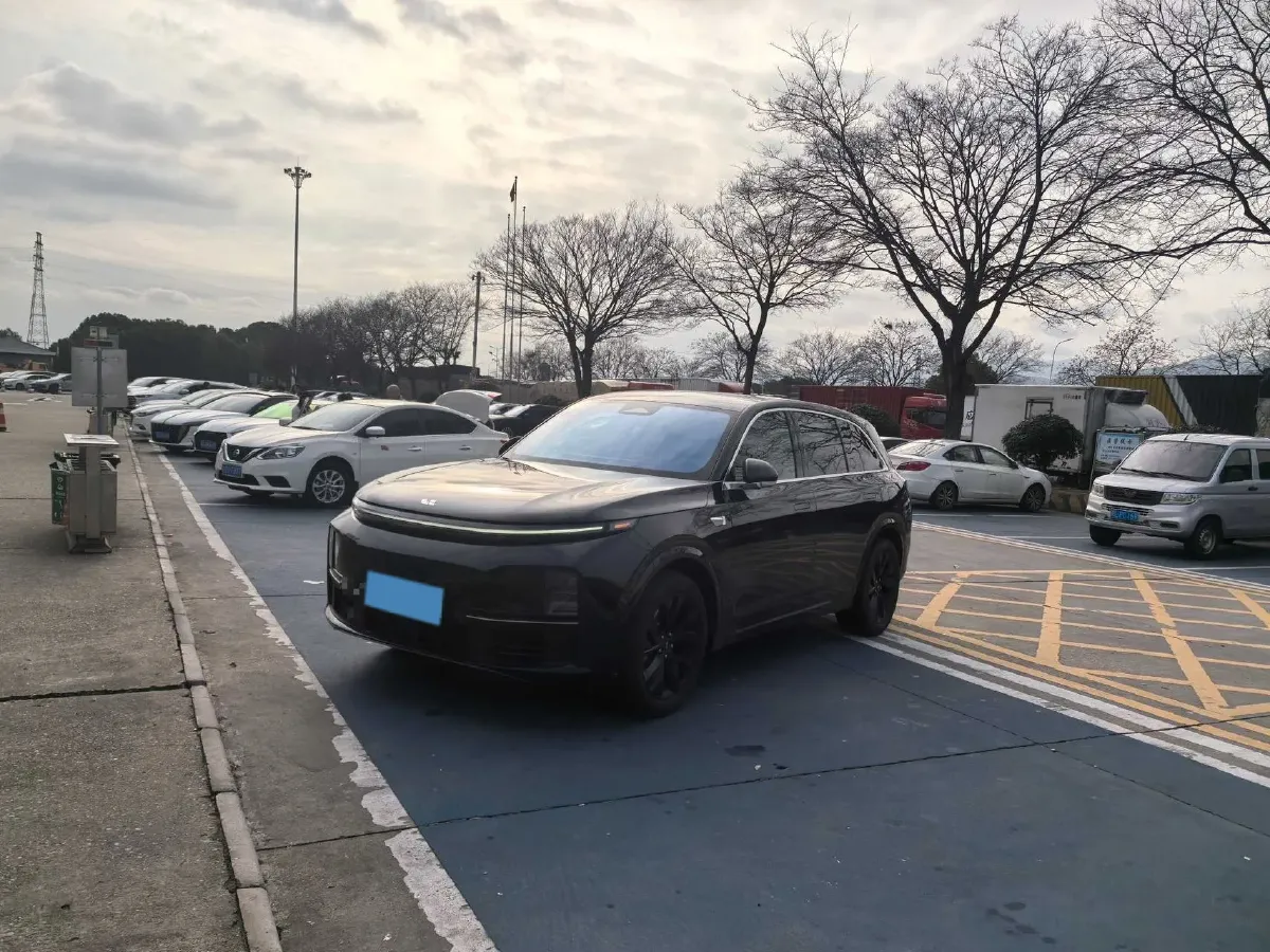 2023 Li L7 Range Extended 154HP REEV 40.9KWH,autocango,china used car exporter,china ev exporter,chinese used car exporter,chinese used ev exporter