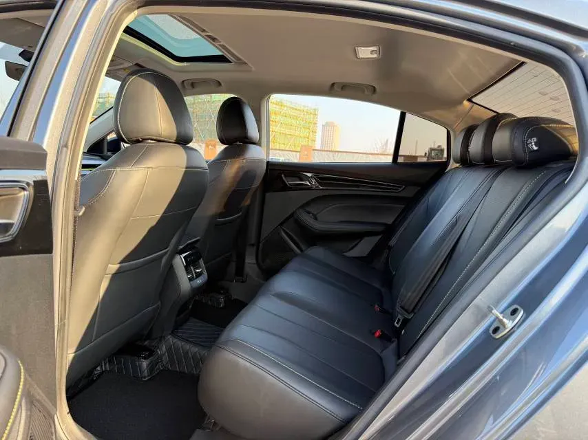 2021 Roewe i5 1.5L 120HP L4 5MT,autocango,china used car exporter,china ev exporter,chinese used car exporter,chinese used ev exporter