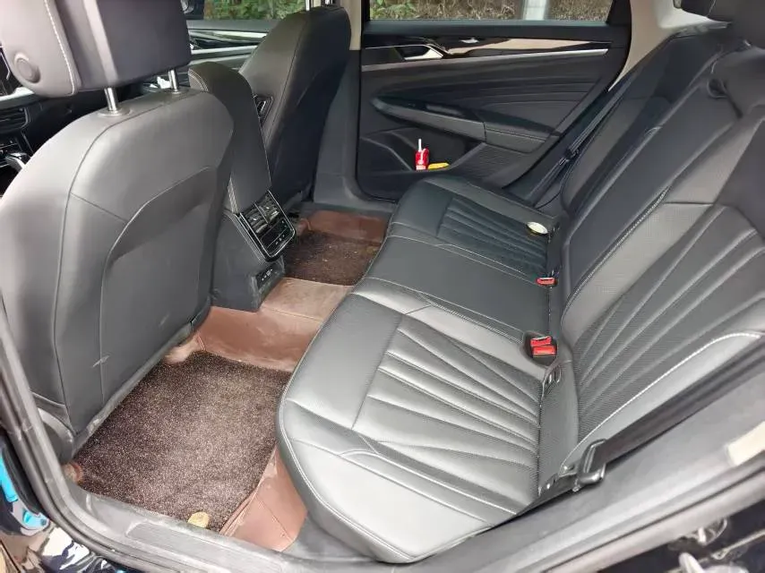 2024 Volkswagen Passat 2.0T 220HP L4 7DCT,autocango,china used car exporter,china ev exporter,chinese used car exporter,chinese used ev exporter