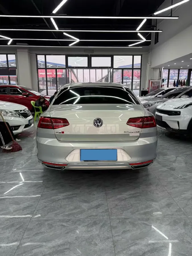 2018 Volkswagen Magotan 1.8T 180HP L4 7DCT,autocango,china used car exporter,china ev exporter,chinese used car exporter,chinese used ev exporter