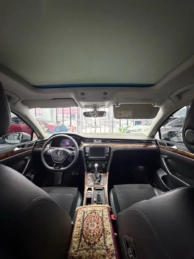 2018 Volkswagen Magotan 1.8T 180HP L4 7DCT,autocango,china used car exporter,china ev exporter,chinese used car exporter,chinese used ev exporter