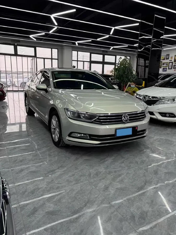 2018 Volkswagen Magotan 1.8T 180HP L4 7DCT,autocango,china used car exporter,china ev exporter,chinese used car exporter,chinese used ev exporter