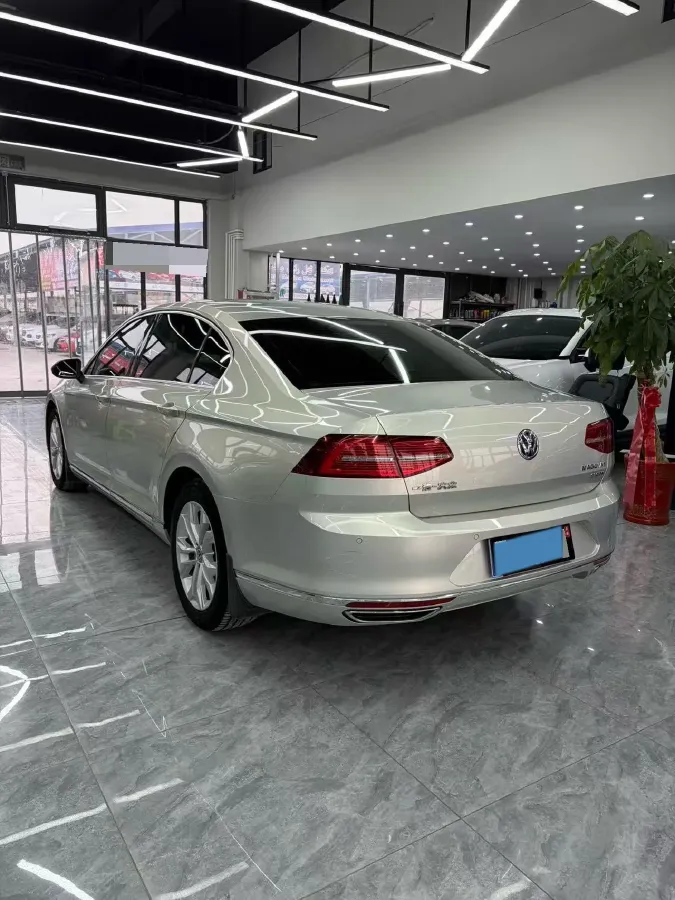 2018 Volkswagen Magotan 1.8T 180HP L4 7DCT,autocango,china used car exporter,china ev exporter,chinese used car exporter,chinese used ev exporter