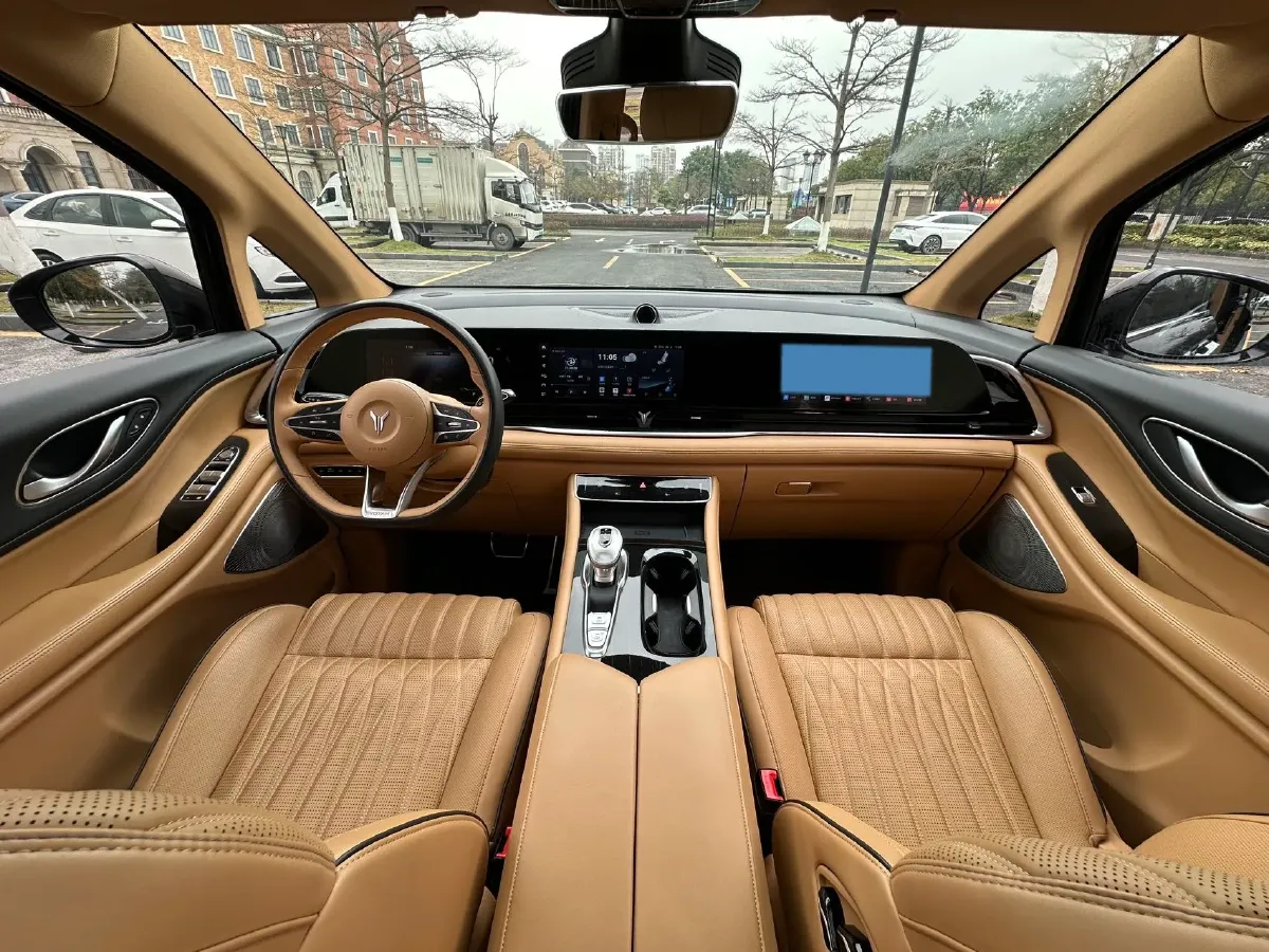 2022 Voyah Dream 1.5T 136HP L4 PHEV 25.57KWH,autocango,china used car exporter,china ev exporter,chinese used car exporter,chinese used ev exporter