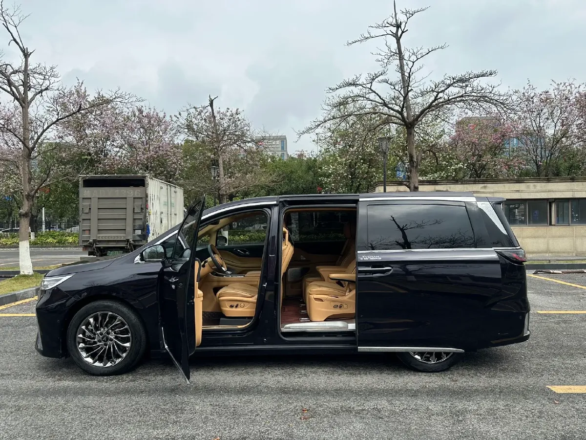 2022 Voyah Dream 1.5T 136HP L4 PHEV 25.57KWH,autocango,china used car exporter,china ev exporter,chinese used car exporter,chinese used ev exporter