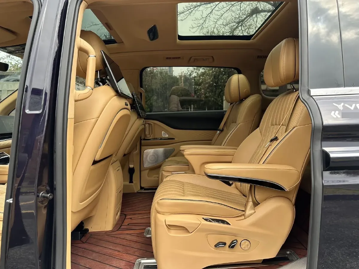 2022 Voyah Dream 1.5T 136HP L4 PHEV 25.57KWH,autocango,china used car exporter,china ev exporter,chinese used car exporter,chinese used ev exporter