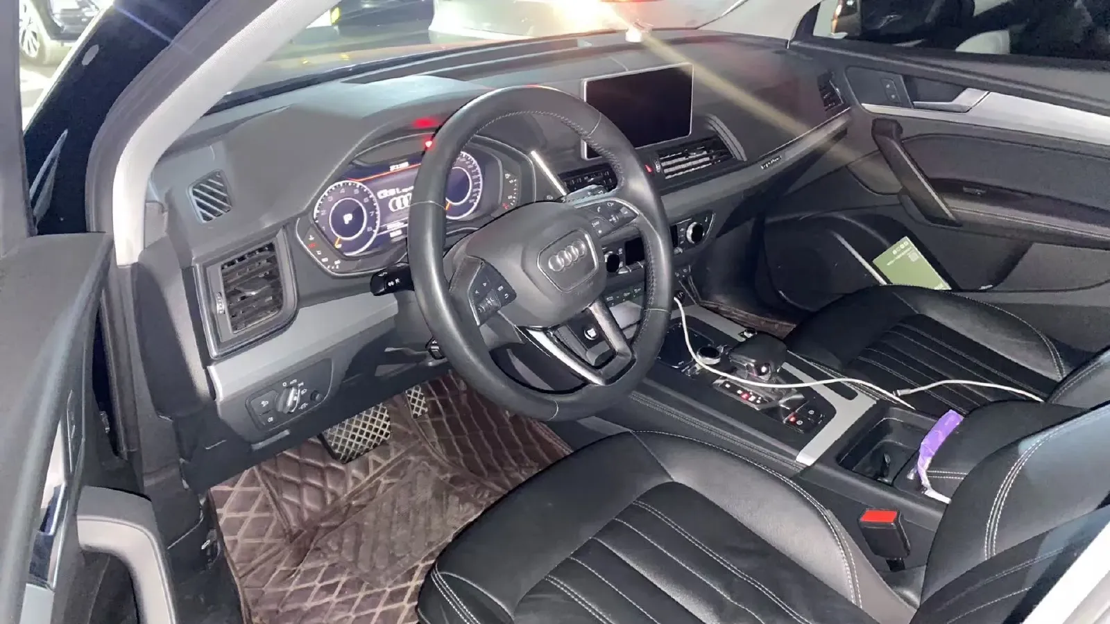 2020 Audi Q5L 2.0T 190HP L4 7DCT,autocango,china used car exporter,china ev exporter,chinese used car exporter,chinese used ev exporter