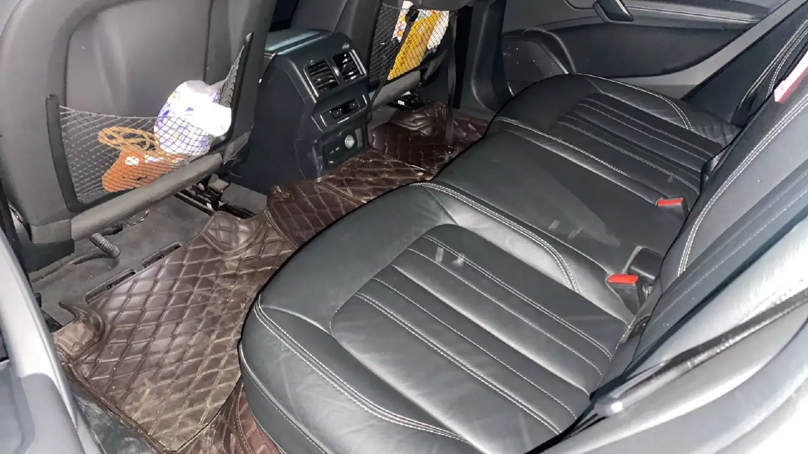 2020 Audi Q5L 2.0T 190HP L4 7DCT,autocango,china used car exporter,china ev exporter,chinese used car exporter,chinese used ev exporter