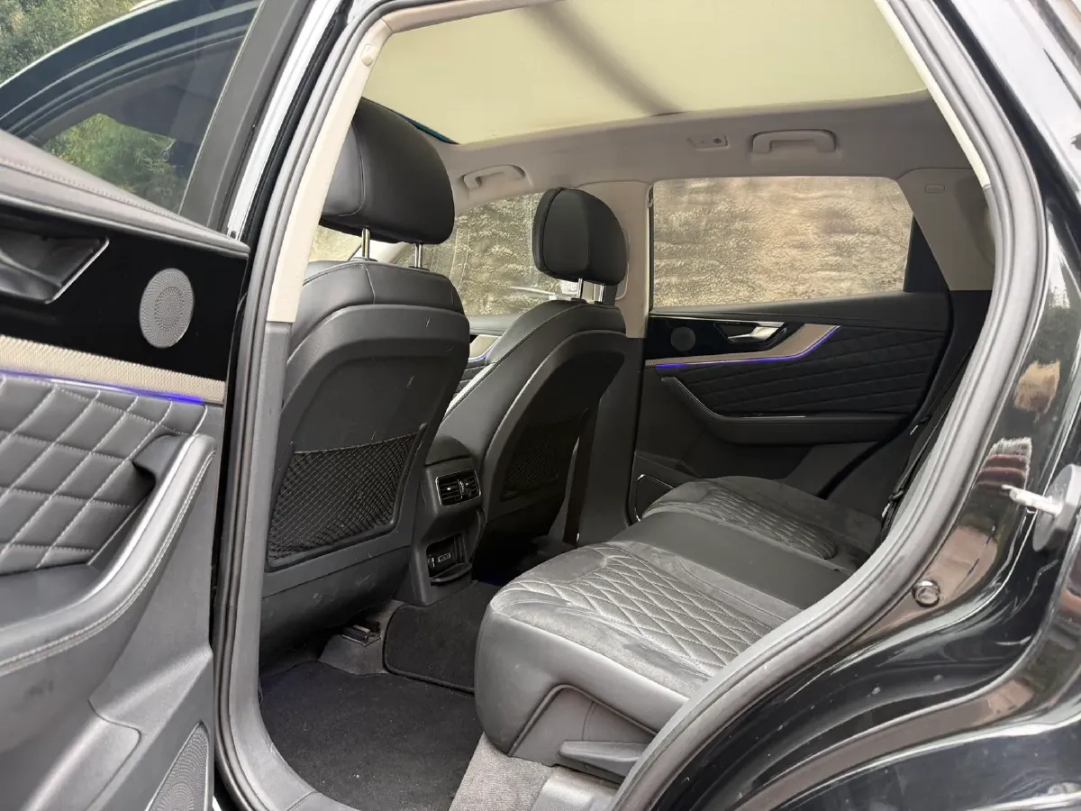 2022 HongQi HS5 2.0T 224HP L4 6AT,autocango,china used car exporter,china ev exporter,chinese used car exporter,chinese used ev exporter