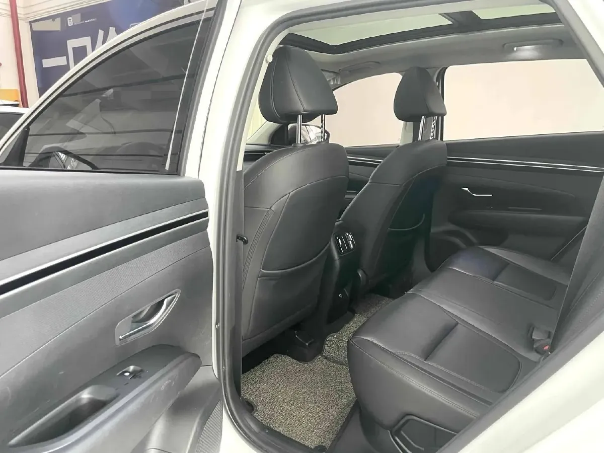 2021 Hyundai Tucson 1.5T 200HP L4 7DCT,autocango,china used car exporter,china ev exporter,chinese used car exporter,chinese used ev exporter