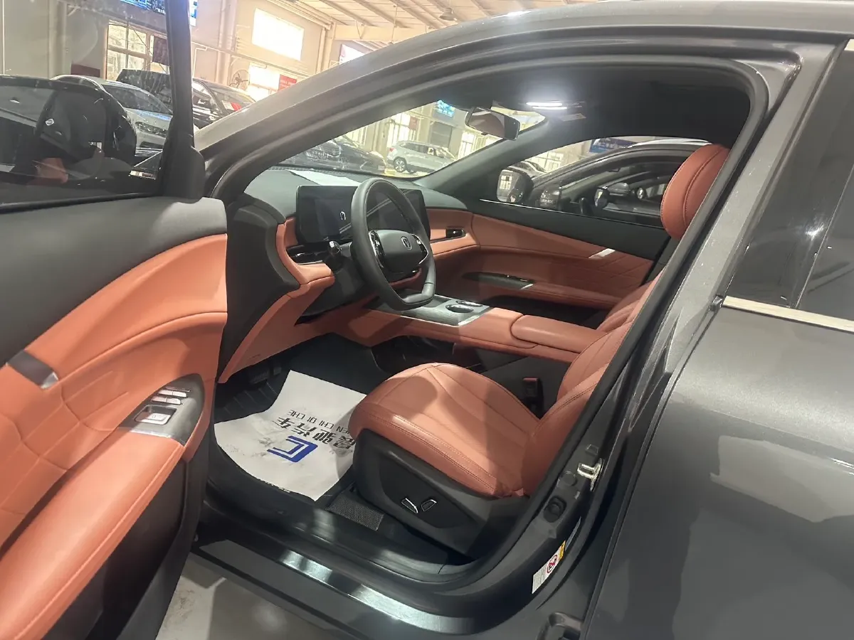 2025 ChangAn CS75 Plus 1.5T 192HP L4 8AT,autocango,china used car exporter,china ev exporter,chinese used car exporter,chinese used ev exporter