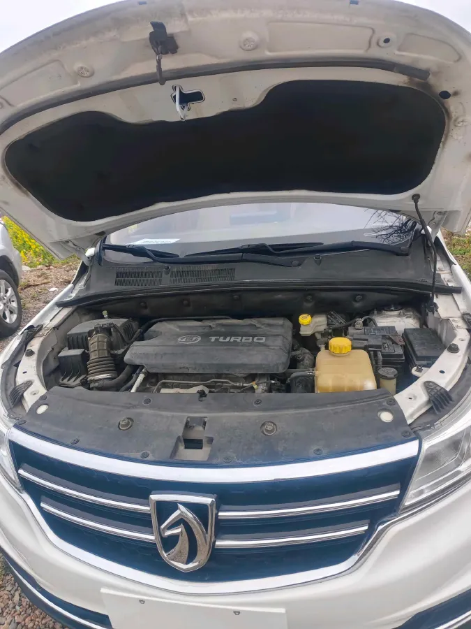 2017 BaoJun 730 1.5T 150HP L4 6MT,autocango,china used car exporter,china ev exporter,chinese used car exporter,chinese used ev exporter