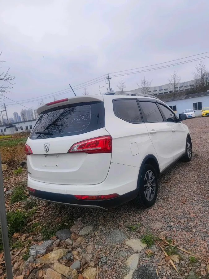 2017 BaoJun 730 1.5T 150HP L4 6MT,autocango,china used car exporter,china ev exporter,chinese used car exporter,chinese used ev exporter