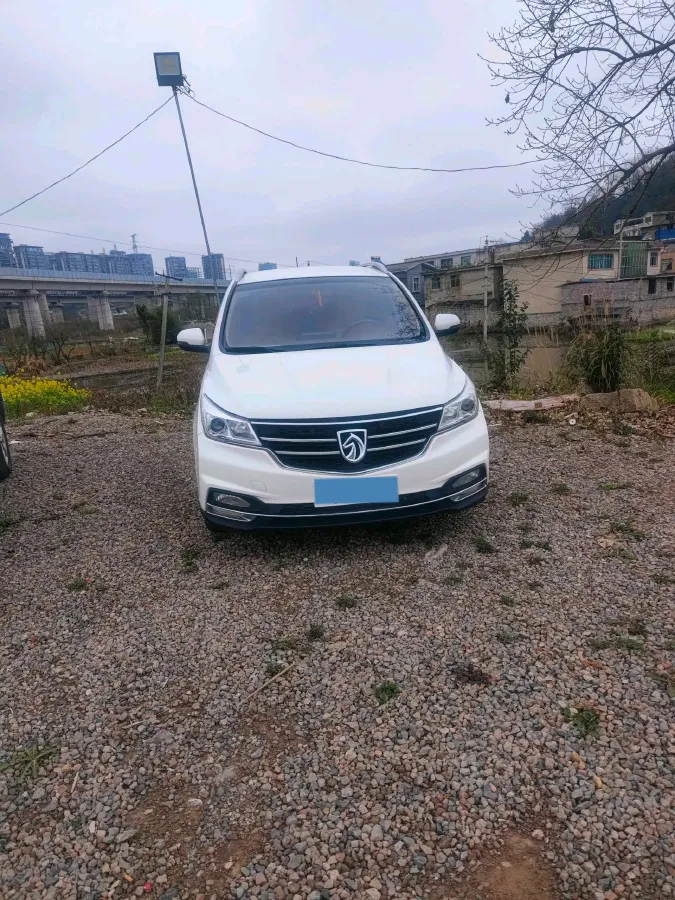 2017 BaoJun 730 1.5T 150HP L4 6MT,autocango,china used car exporter,china ev exporter,chinese used car exporter,chinese used ev exporter