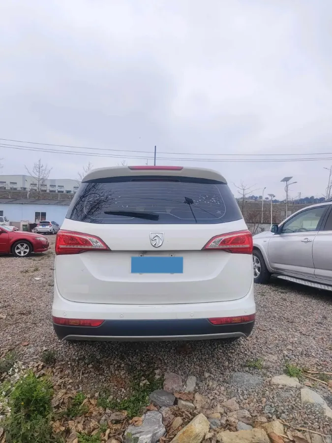 2017 BaoJun 730 1.5T 150HP L4 6MT,autocango,china used car exporter,china ev exporter,chinese used car exporter,chinese used ev exporter