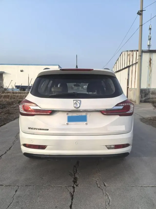 2017 BaoJun 310W 1.5L 112HP L4 6MT,autocango,china used car exporter,china ev exporter,chinese used car exporter,chinese used ev exporter