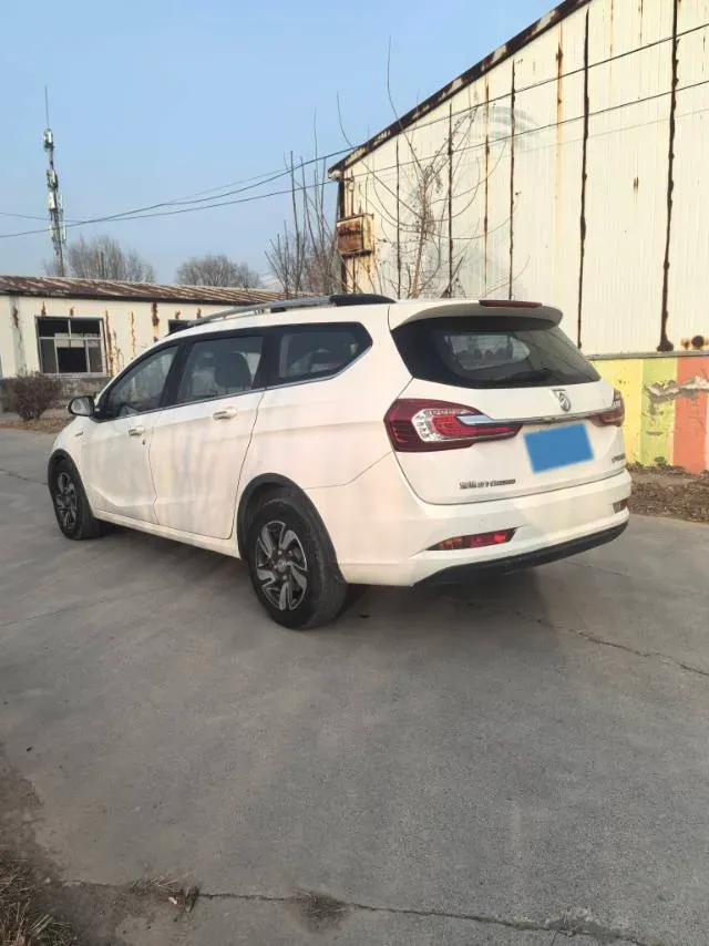 2017 BaoJun 310W 1.5L 112HP L4 6MT,autocango,china used car exporter,china ev exporter,chinese used car exporter,chinese used ev exporter