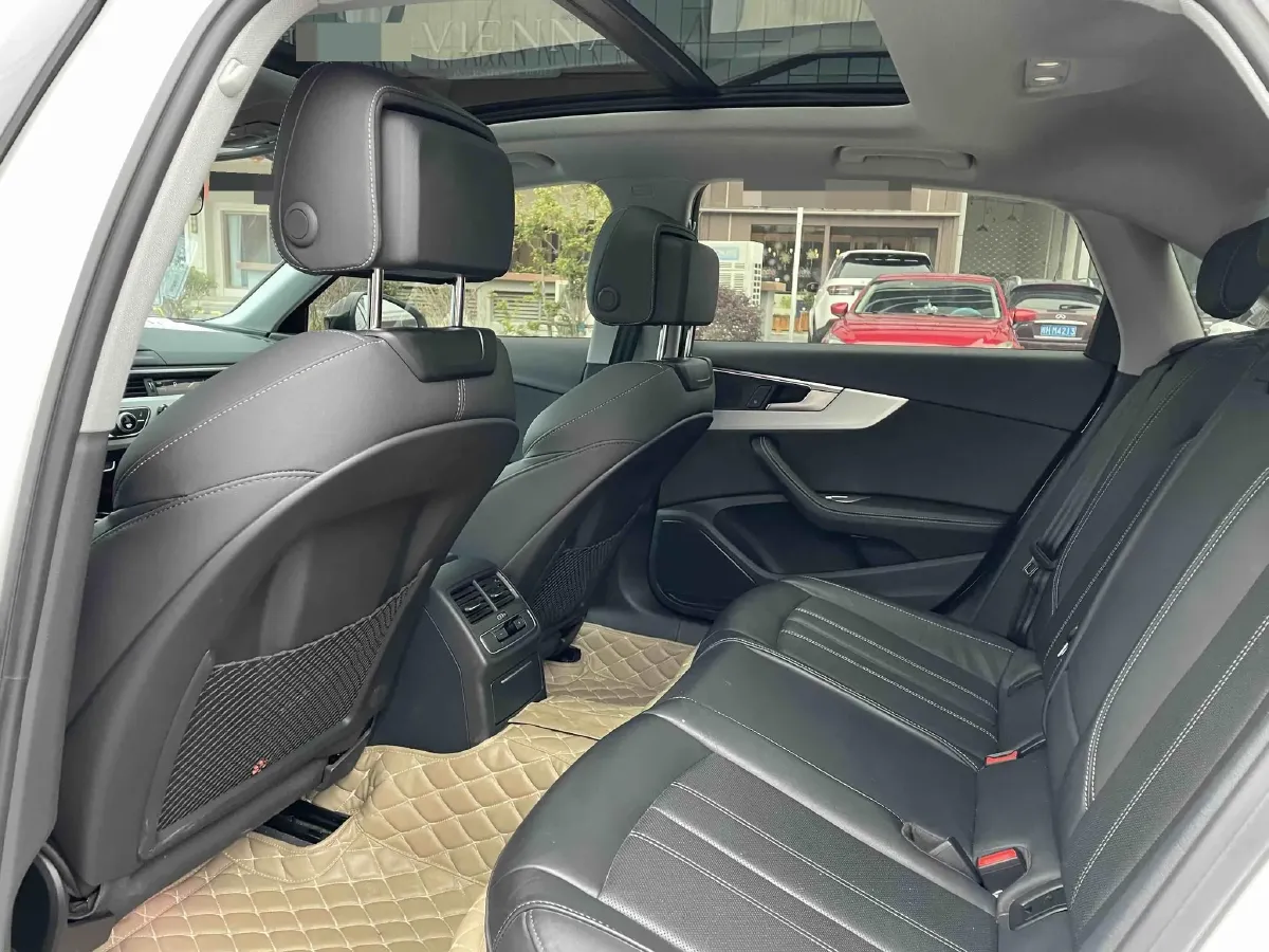 2022 Audi A4L 2.0T 190HP L4 7DCT,autocango,china used car exporter,china ev exporter,chinese used car exporter,chinese used ev exporter