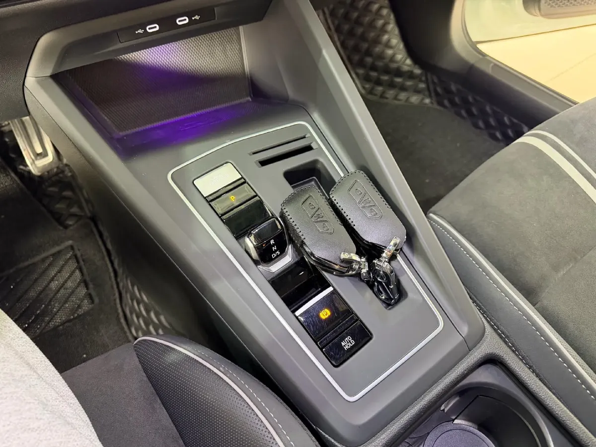 2021 Volkswagen Golf 1.4T 150HP L4 7DCT,autocango,china used car exporter,china ev exporter,chinese used car exporter,chinese used ev exporter