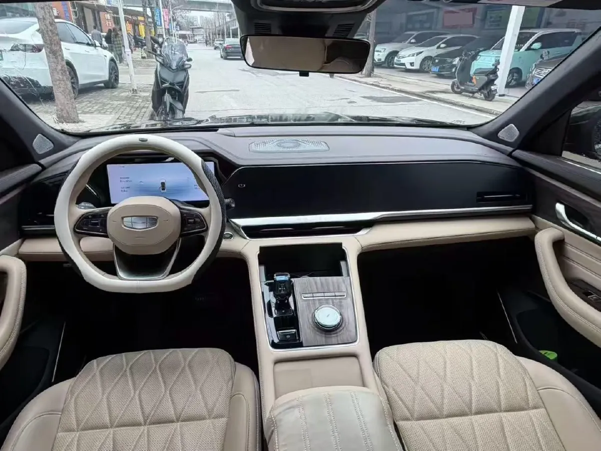 2025 Geely Monjaro 2.0T 238HP L4 8AT,autocango,china used car exporter,china ev exporter,chinese used car exporter,chinese used ev exporter