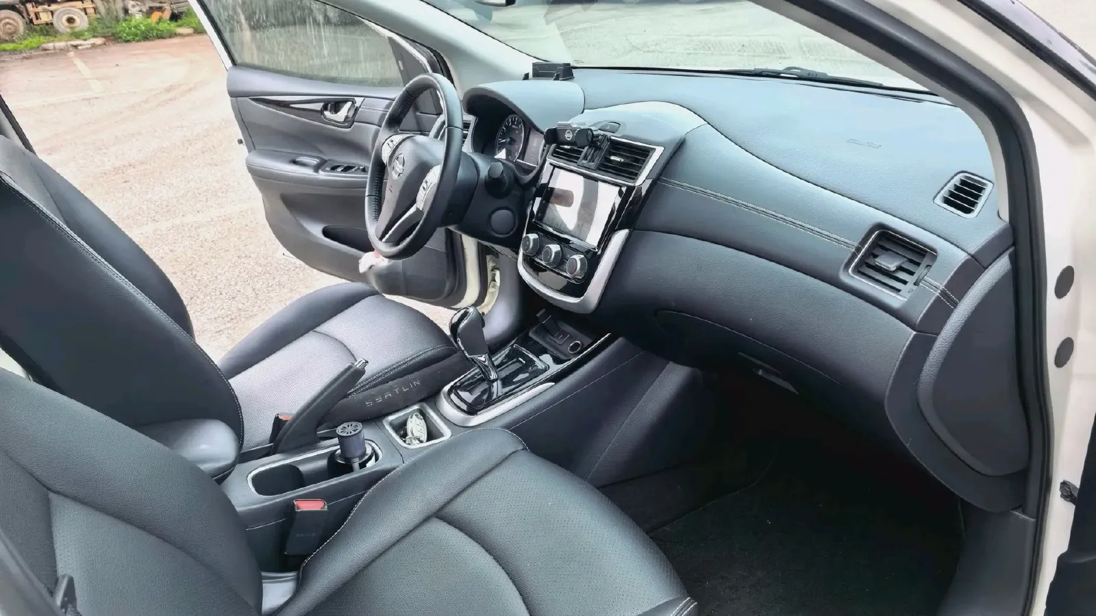 2021 Nissan Tiida 1.6L 122HP L4 CVT,autocango,china used car exporter,china ev exporter,chinese used car exporter,chinese used ev exporter