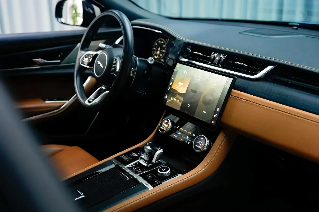 2021 Jaguar XFL 2.0T 250HP L4 8AT,autocango,china used car exporter,china ev exporter,chinese used car exporter,chinese used ev exporter