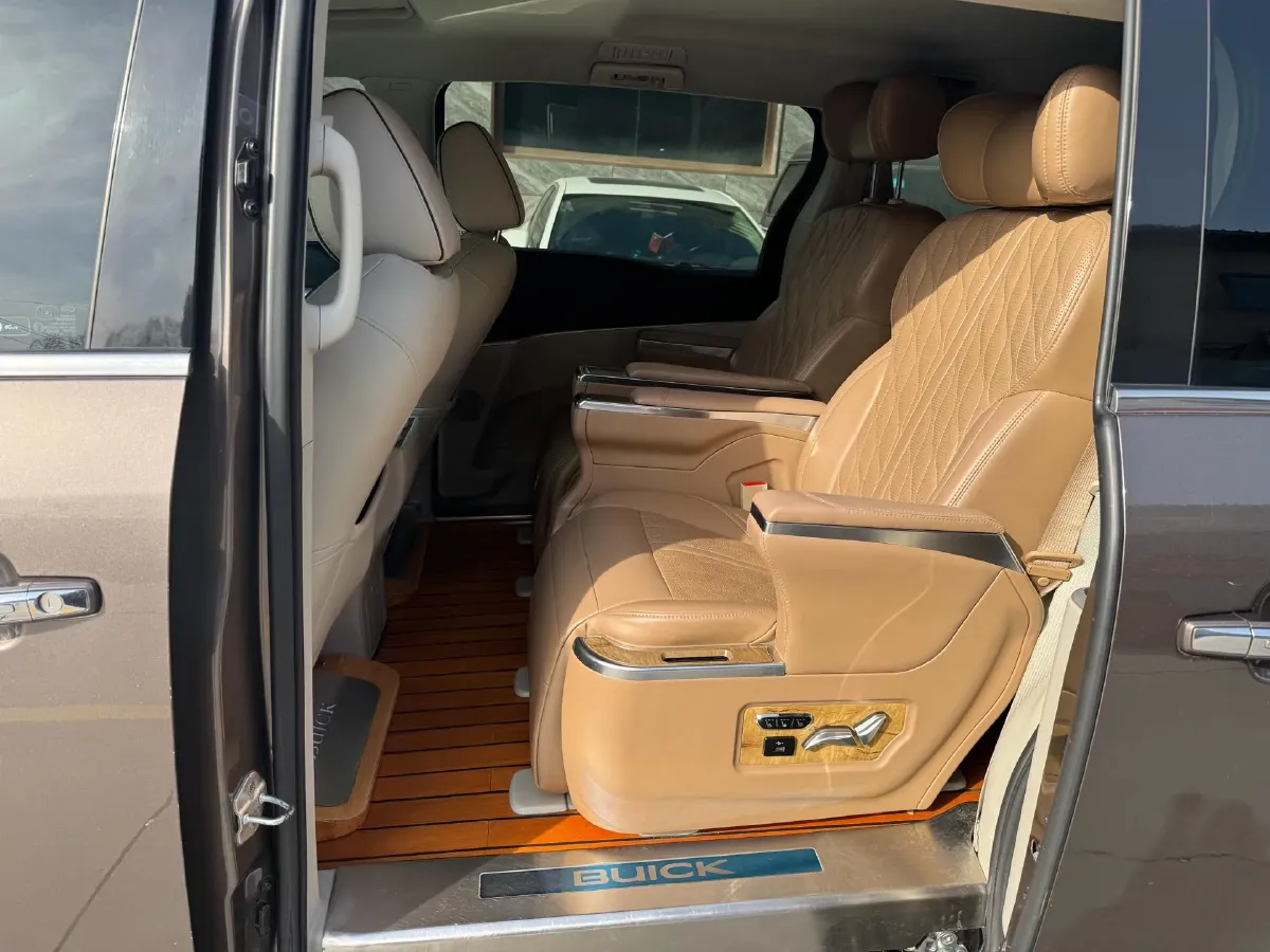 2021 Buick GL8 2.0T 237HP L4 9AT,autocango,china used car exporter,china ev exporter,chinese used car exporter,chinese used ev exporter