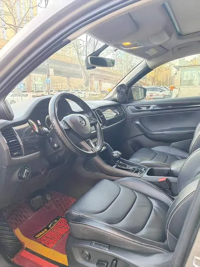 2018 Skoda Kodiak 2.0T 220HP L4 7DCT,autocango,china used car exporter,china ev exporter,chinese used car exporter,chinese used ev exporter