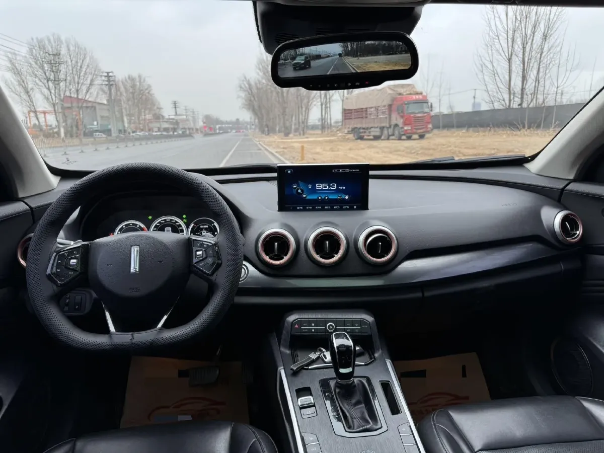 2017 WEY VV7 2.0T 234HP L4 7DCT,autocango,china used car exporter,china ev exporter,chinese used car exporter,chinese used ev exporter