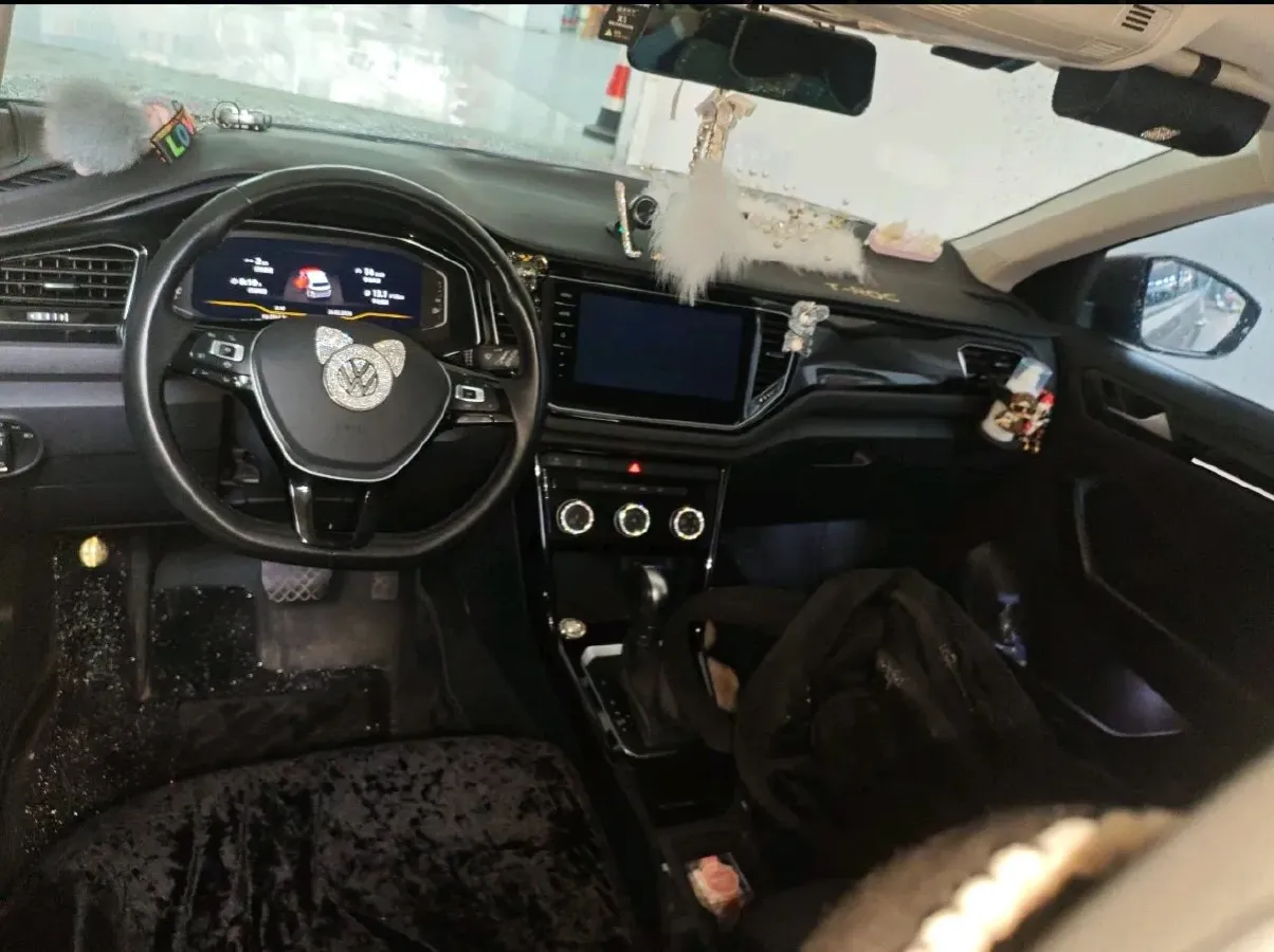 2021 Volkswagen T-Roc 1.4T 150HP L4 7DCT,autocango,china used car exporter,china ev exporter,chinese used car exporter,chinese used ev exporter