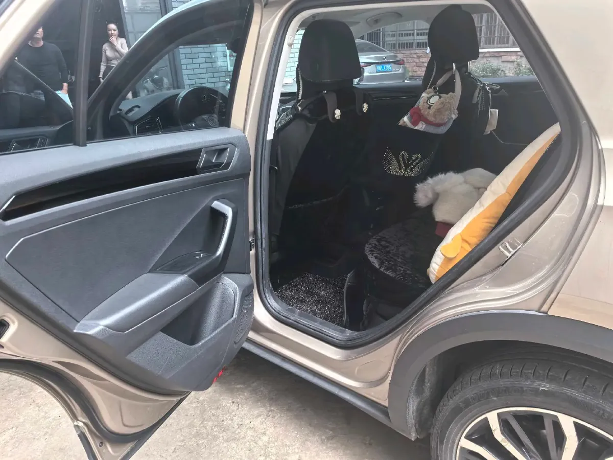 2021 Volkswagen T-Roc 1.4T 150HP L4 7DCT,autocango,china used car exporter,china ev exporter,chinese used car exporter,chinese used ev exporter