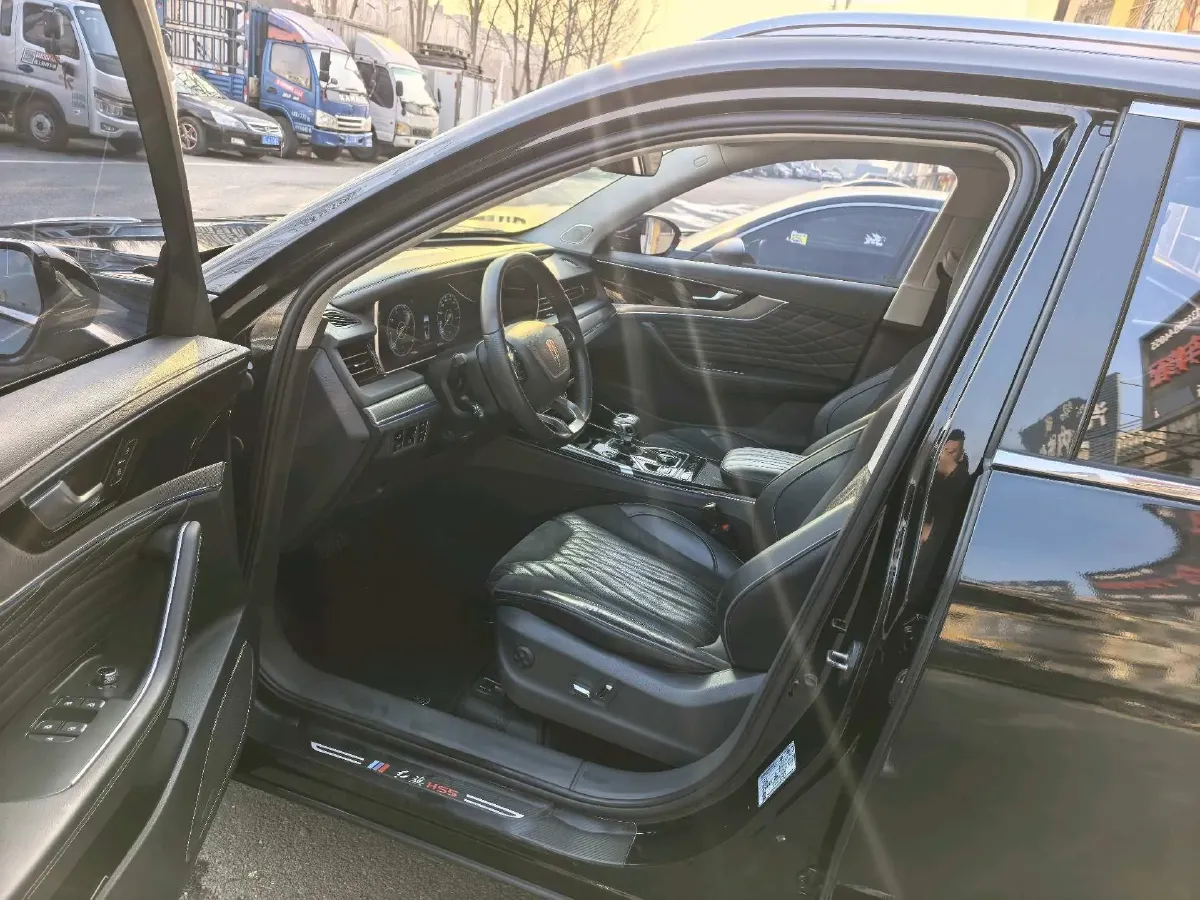 2022 HongQi HS5 2.0T 224HP L4 6AT,autocango,china used car exporter,china ev exporter,chinese used car exporter,chinese used ev exporter