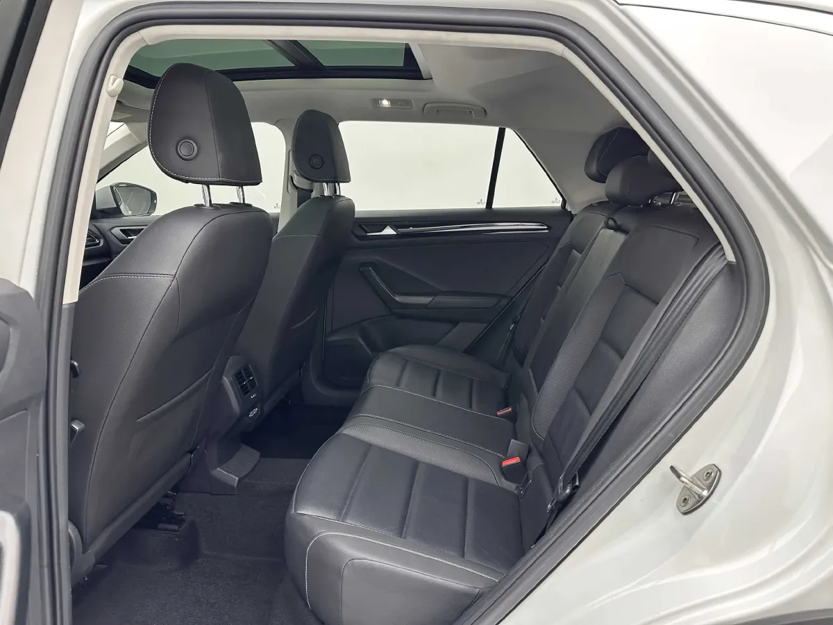 2020 Volkswagen T-Roc 1.4T 150HP L4 7DCT,autocango,china used car exporter,china ev exporter,chinese used car exporter,chinese used ev exporter