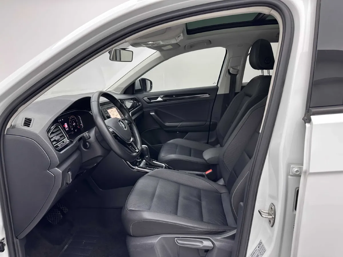 2020 Volkswagen T-Roc 1.4T 150HP L4 7DCT,autocango,china used car exporter,china ev exporter,chinese used car exporter,chinese used ev exporter