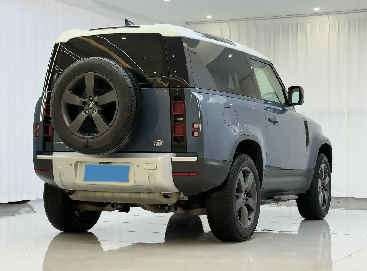 2025 Land Rover Defender 3.0T 400HP L6 8AT,autocango,china used car exporter,china ev exporter,chinese used car exporter,chinese used ev exporter