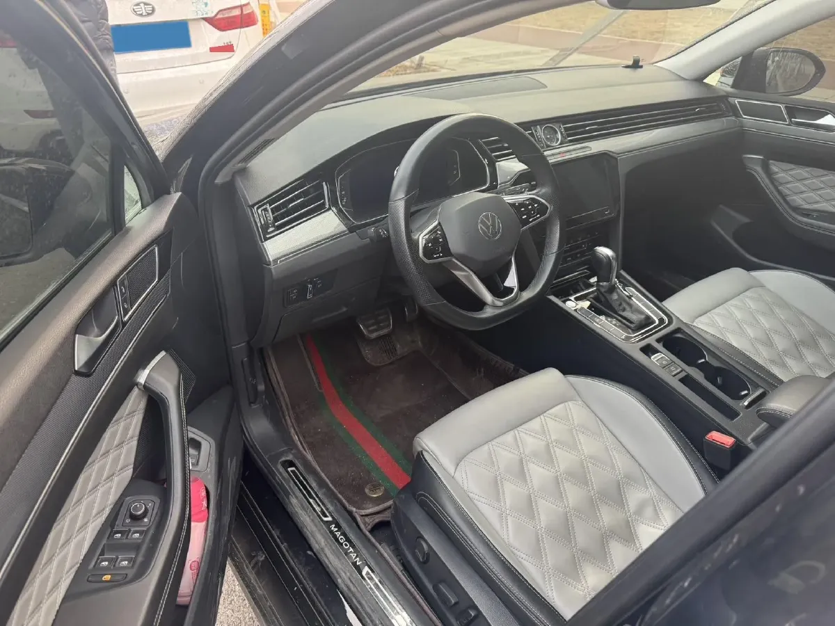 2023 Volkswagen Magotan 2.0T 186HP L4 7DCT,autocango,china used car exporter,china ev exporter,chinese used car exporter,chinese used ev exporter