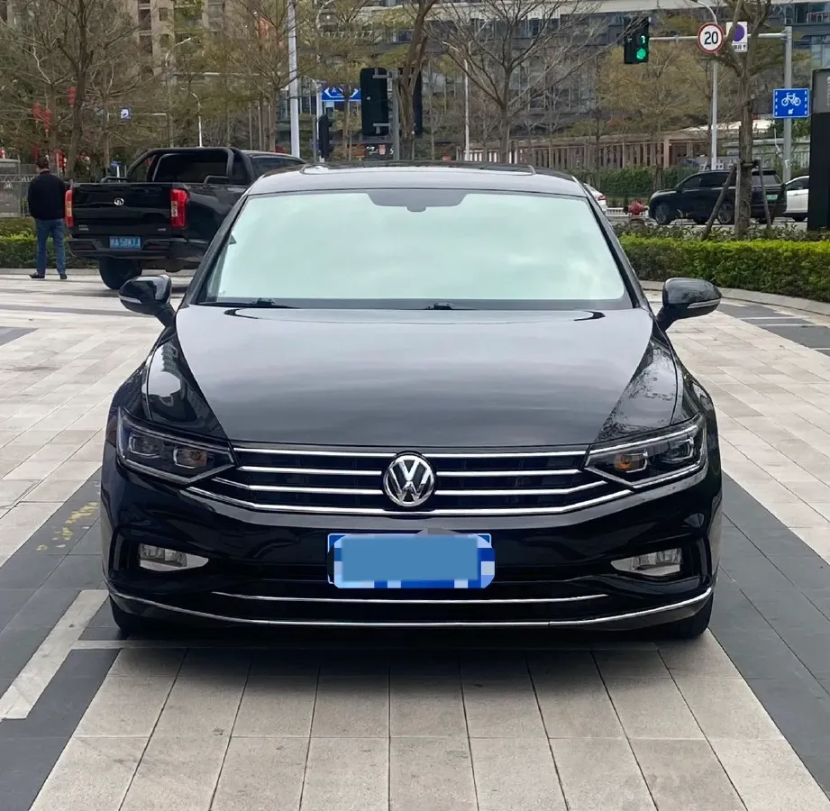 2020 Volkswagen Magotan 2.0T 186HP L4 7DCT,autocango,china used car exporter,china ev exporter,chinese used car exporter,chinese used ev exporter
