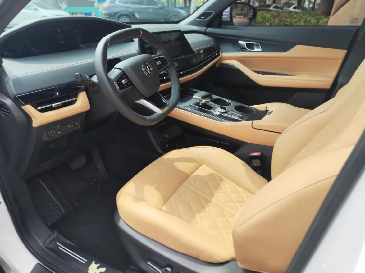 2021 ChangAn UNI-K 2.0T 233HP L4 8AT,autocango,china used car exporter,china ev exporter,chinese used car exporter,chinese used ev exporter