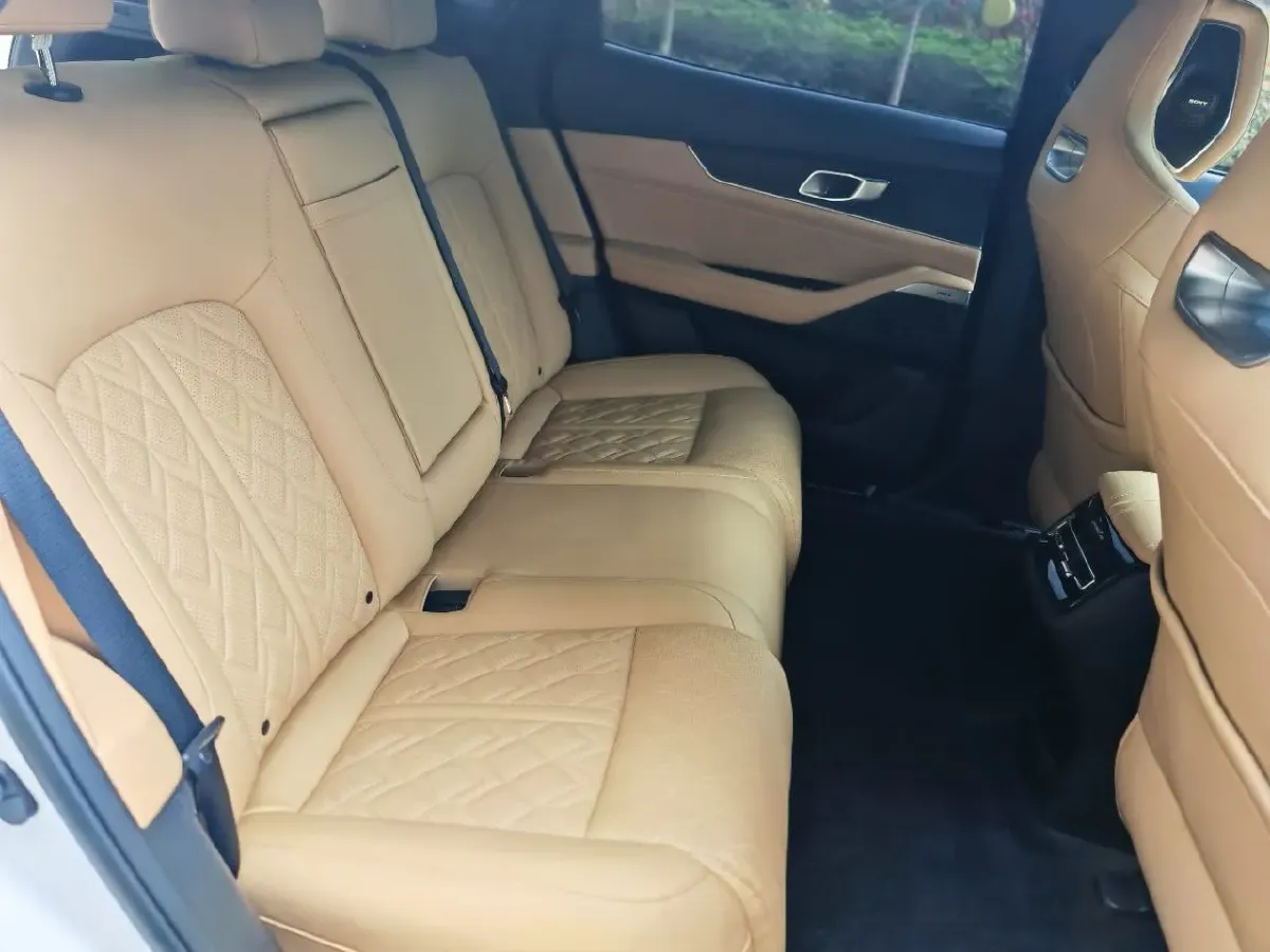 2021 ChangAn UNI-K 2.0T 233HP L4 8AT,autocango,china used car exporter,china ev exporter,chinese used car exporter,chinese used ev exporter