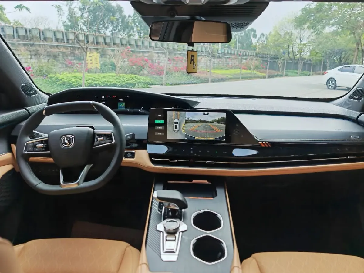 2021 ChangAn UNI-K 2.0T 233HP L4 8AT,autocango,china used car exporter,china ev exporter,chinese used car exporter,chinese used ev exporter