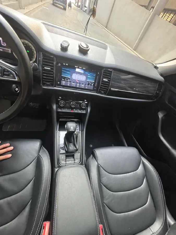 2017 Skoda Kodiak 1.8T 180HP L4 7DCT,autocango,china used car exporter,china ev exporter,chinese used car exporter,chinese used ev exporter