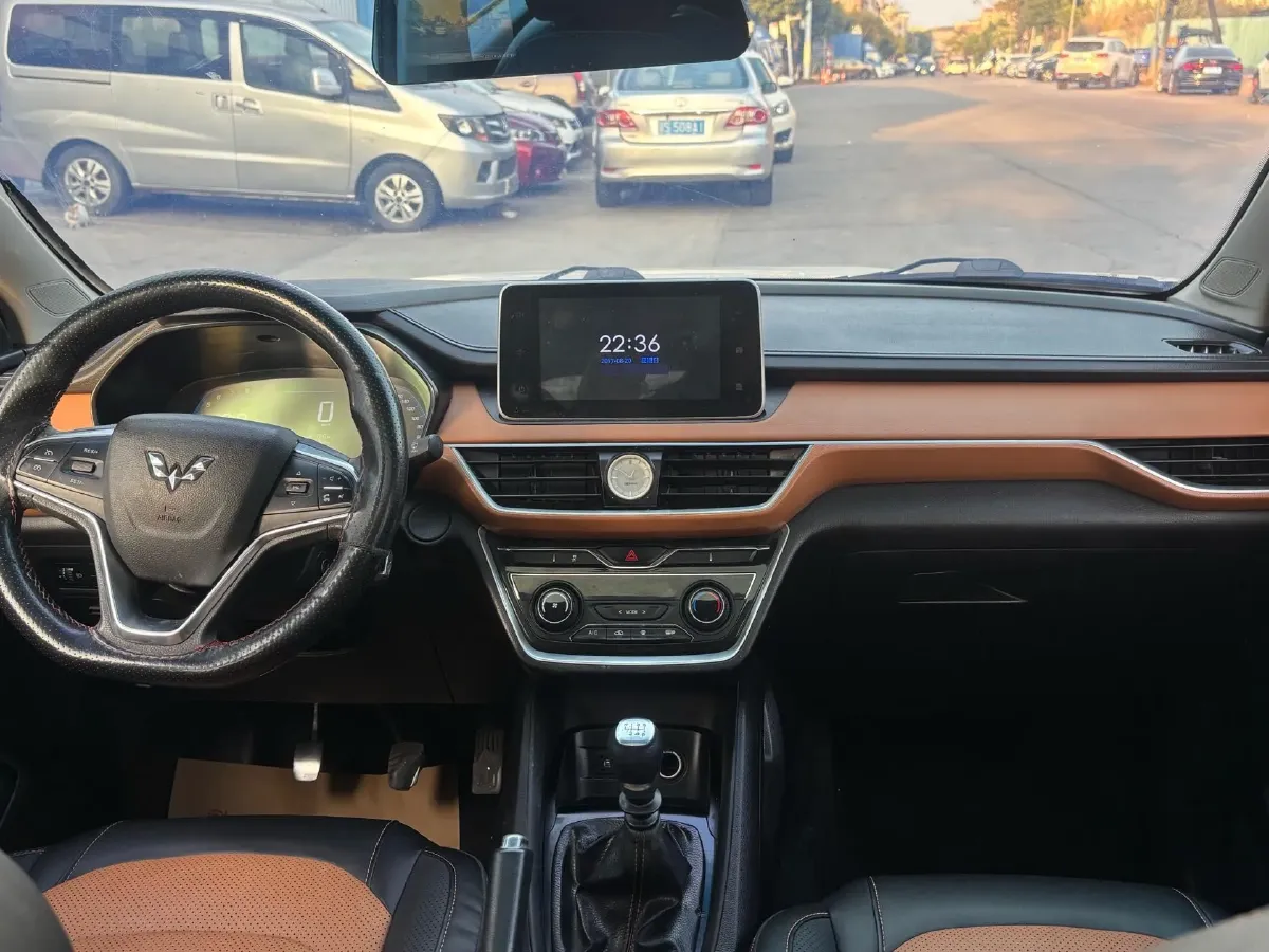 2018 WuLing HongGuang S3 1.5L 112HP L4 6MT,autocango,china used car exporter,china ev exporter,chinese used car exporter,chinese used ev exporter