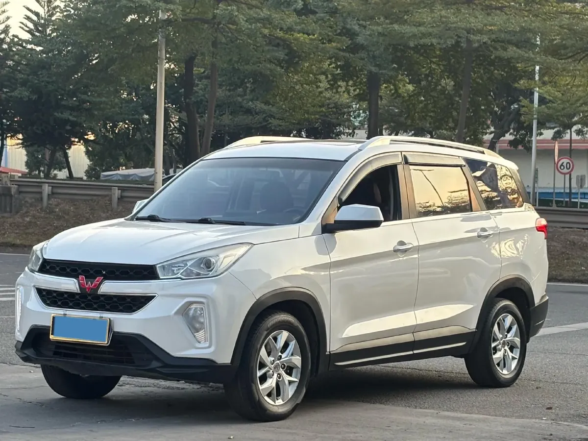2018 WuLing HongGuang S3 1.5L 112HP L4 6MT,autocango,china used car exporter,china ev exporter,chinese used car exporter,chinese used ev exporter