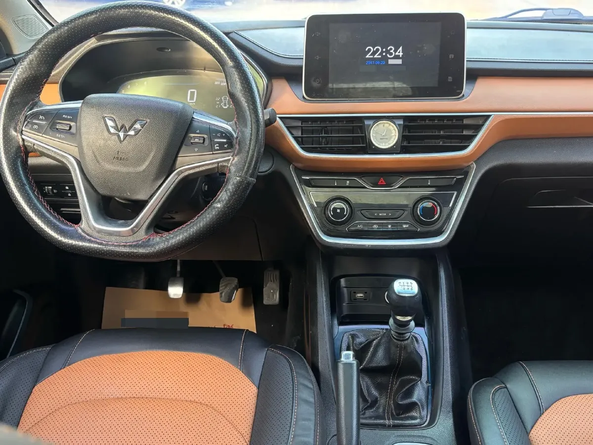 2018 WuLing HongGuang S3 1.5L 112HP L4 6MT,autocango,china used car exporter,china ev exporter,chinese used car exporter,chinese used ev exporter