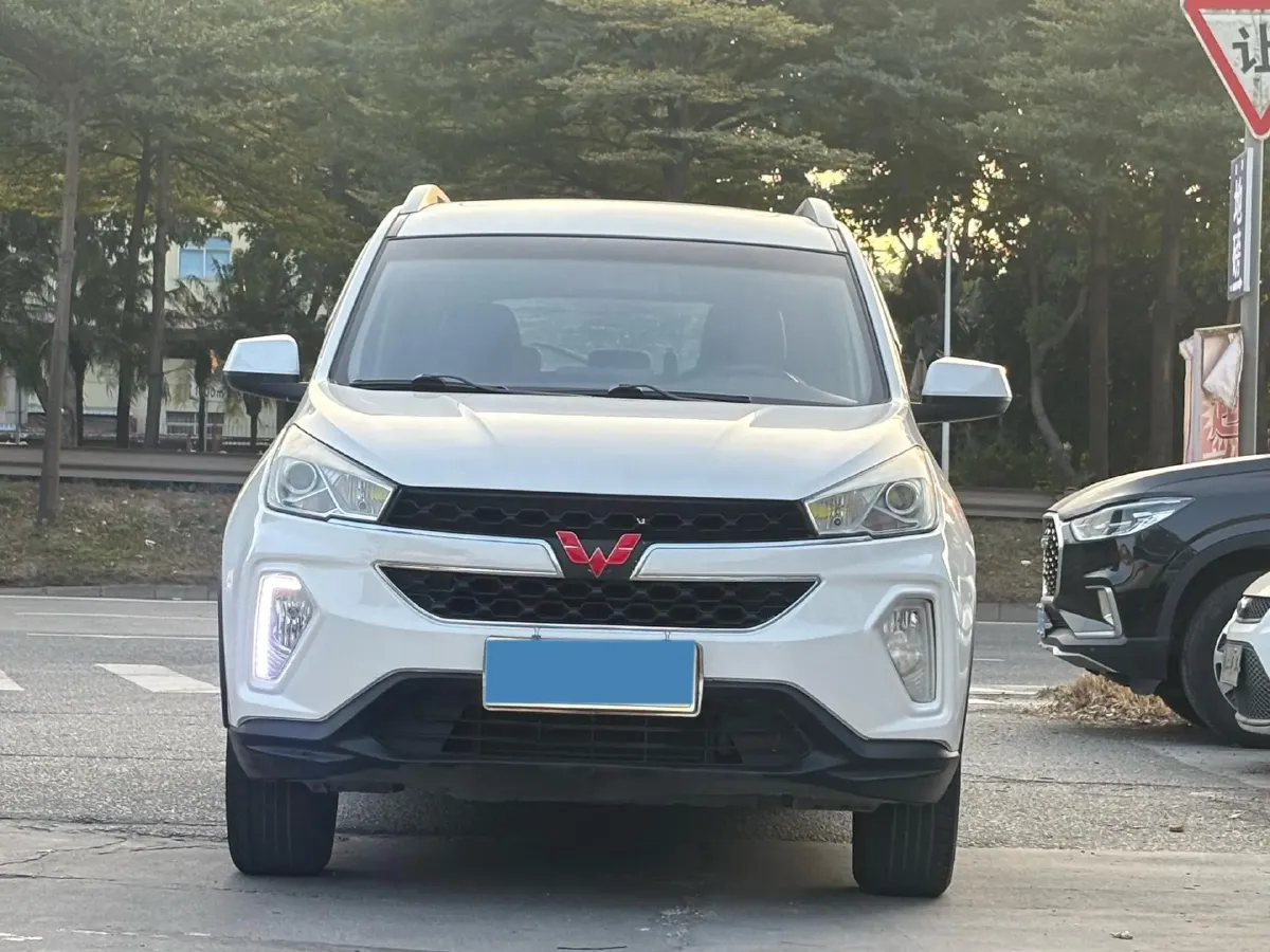 2018 WuLing HongGuang S3 1.5L 112HP L4 6MT,autocango,china used car exporter,china ev exporter,chinese used car exporter,chinese used ev exporter