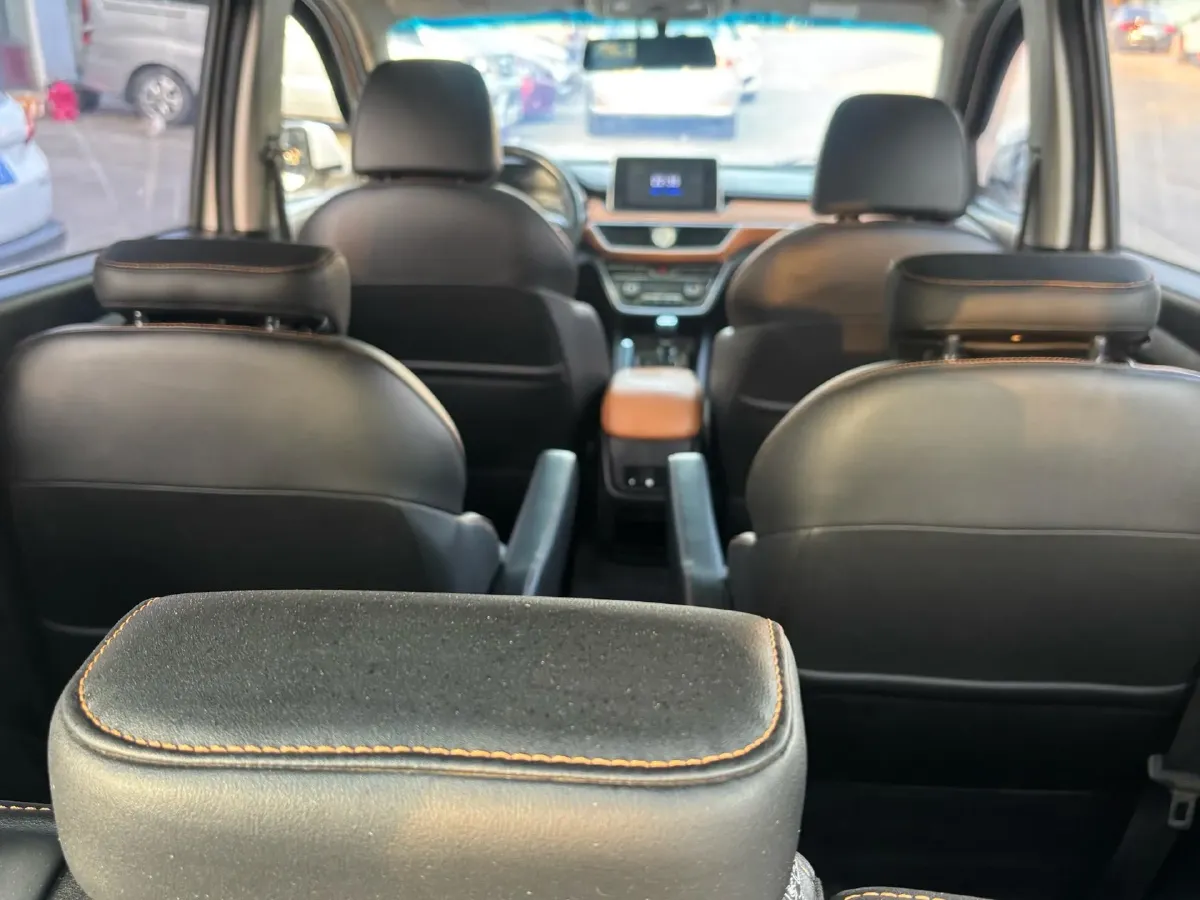 2018 WuLing HongGuang S3 1.5L 112HP L4 6MT,autocango,china used car exporter,china ev exporter,chinese used car exporter,chinese used ev exporter