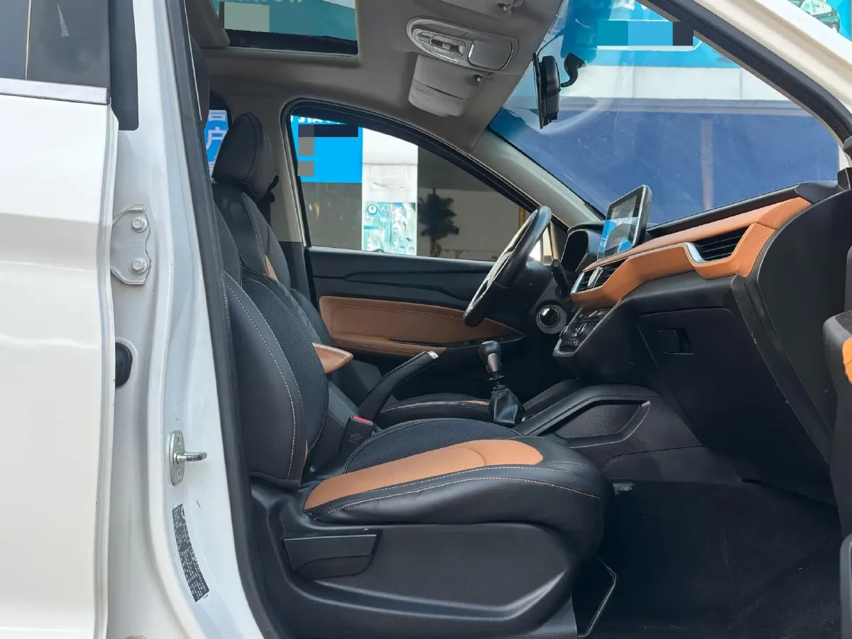 2018 WuLing HongGuang S3 1.5L 112HP L4 6MT,autocango,china used car exporter,china ev exporter,chinese used car exporter,chinese used ev exporter