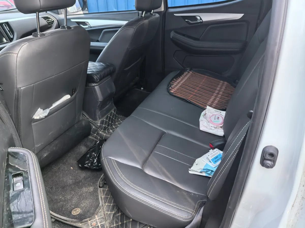 2022 Isuzu RE-MAX Jim 2.8T 120HP L4 5MT,autocango,china used car exporter,china ev exporter,chinese used car exporter,chinese used ev exporter